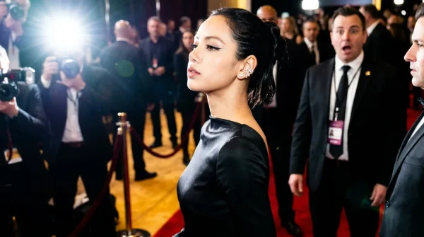 Lisa red carpet posture sparks viral split rumors among former agency managers